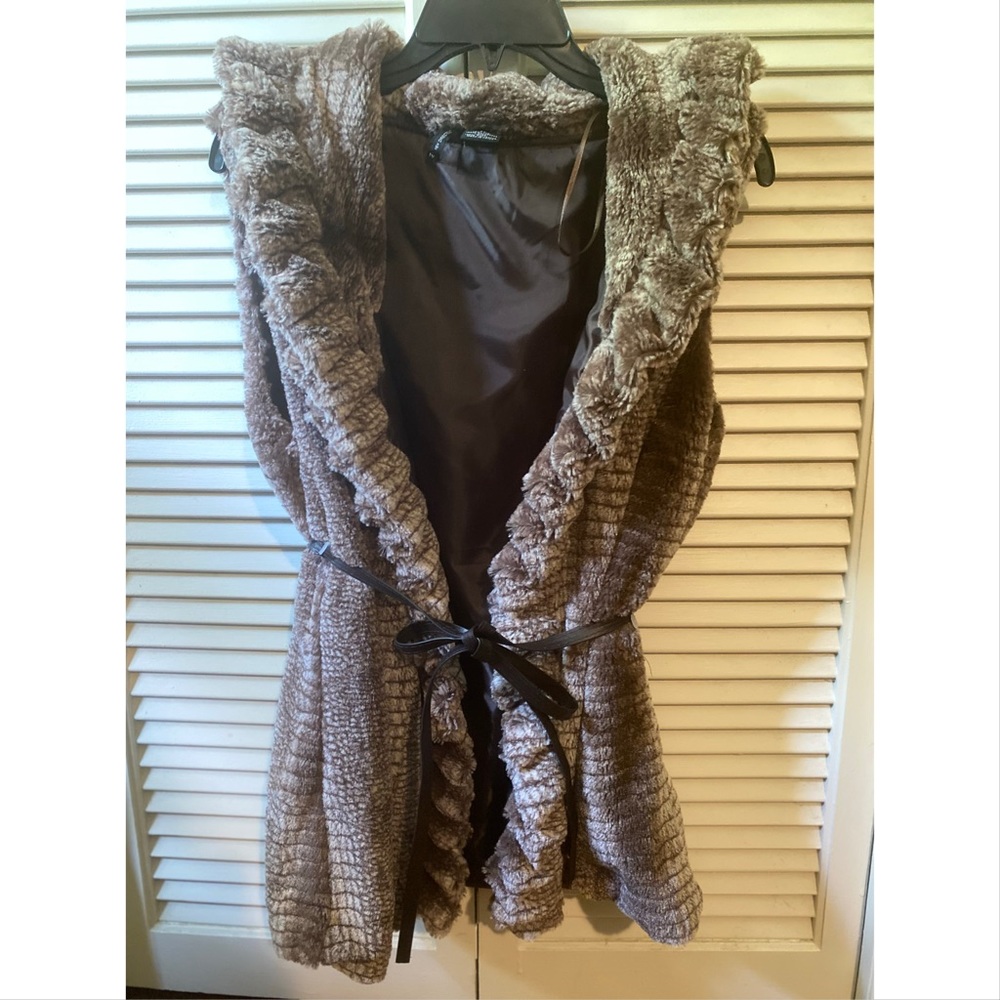 New Directions faux fur vest Size XL
